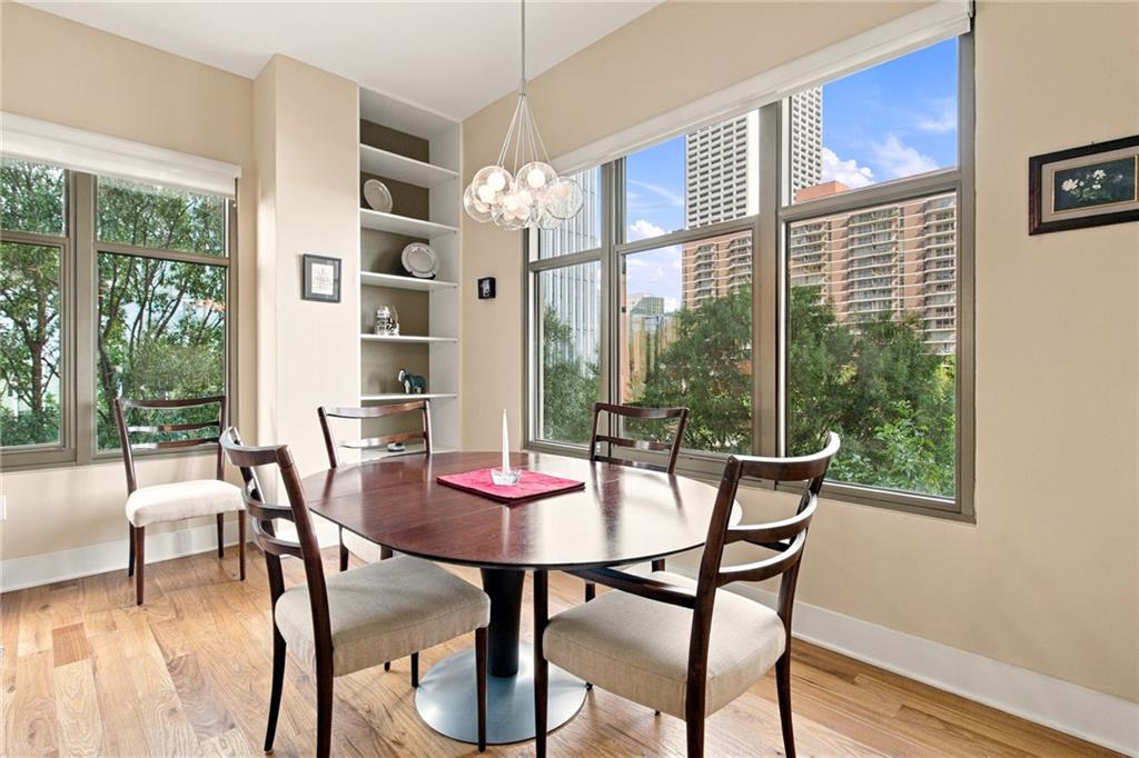 565 Peachtree Street NE Unit 702
