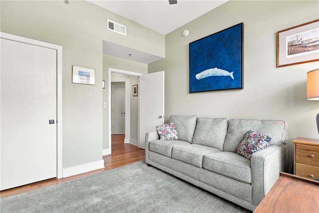 565 Peachtree Street NE Unit 702