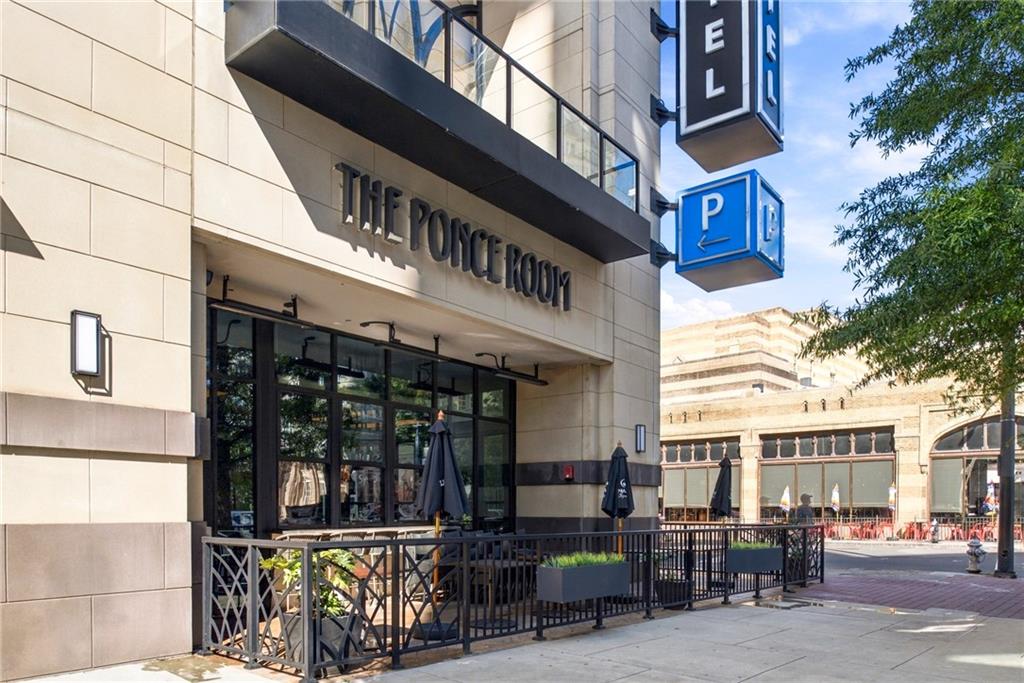 565 Peachtree Street NE Unit 702