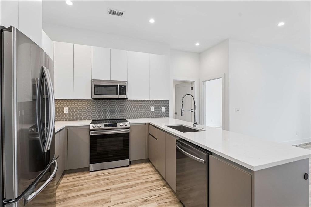 1155 Custer Avenue SE Unit 202