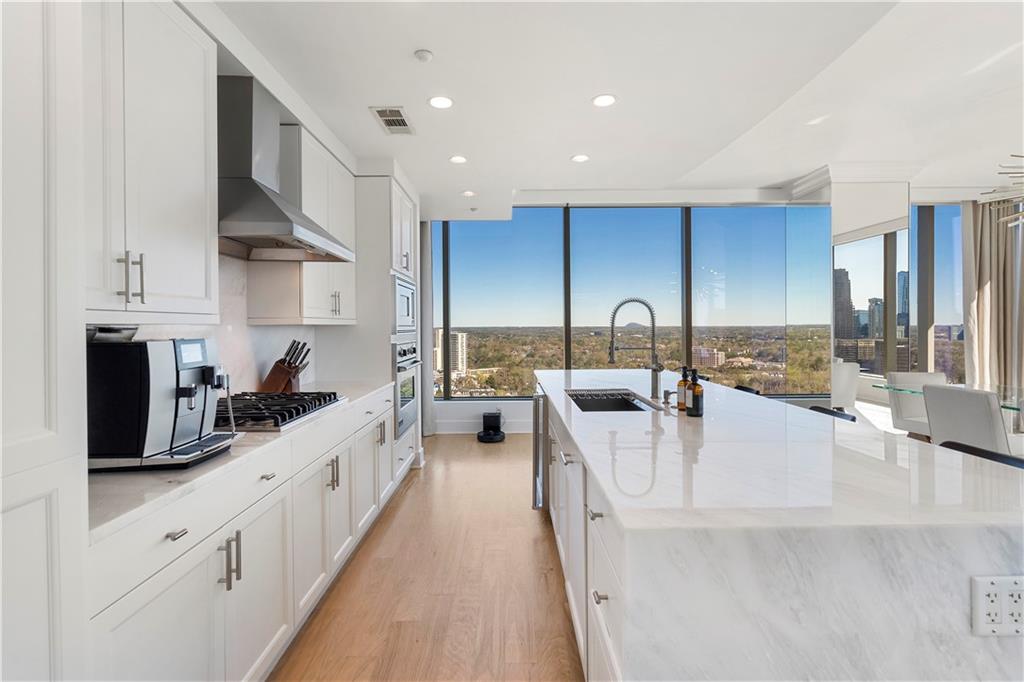 3630 Peachtree NE Unit 2204
