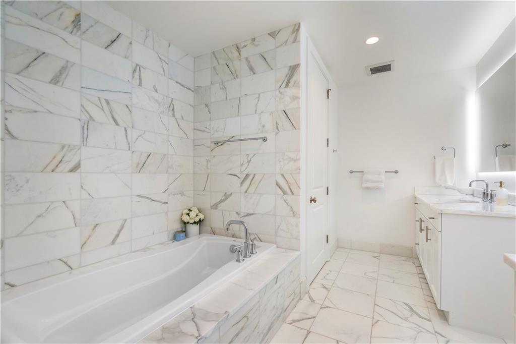 3630 Peachtree NE Unit 2204