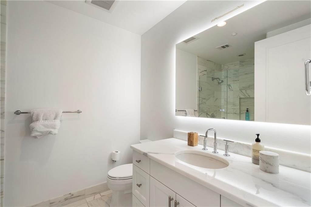 3630 Peachtree NE Unit 2204