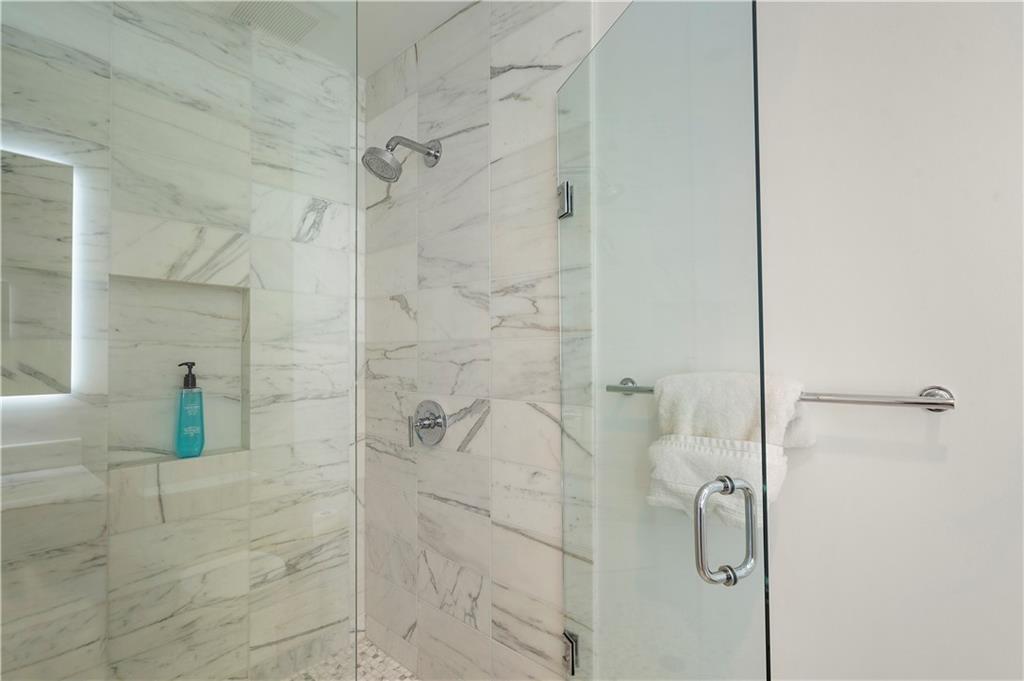 3630 Peachtree NE Unit 2204
