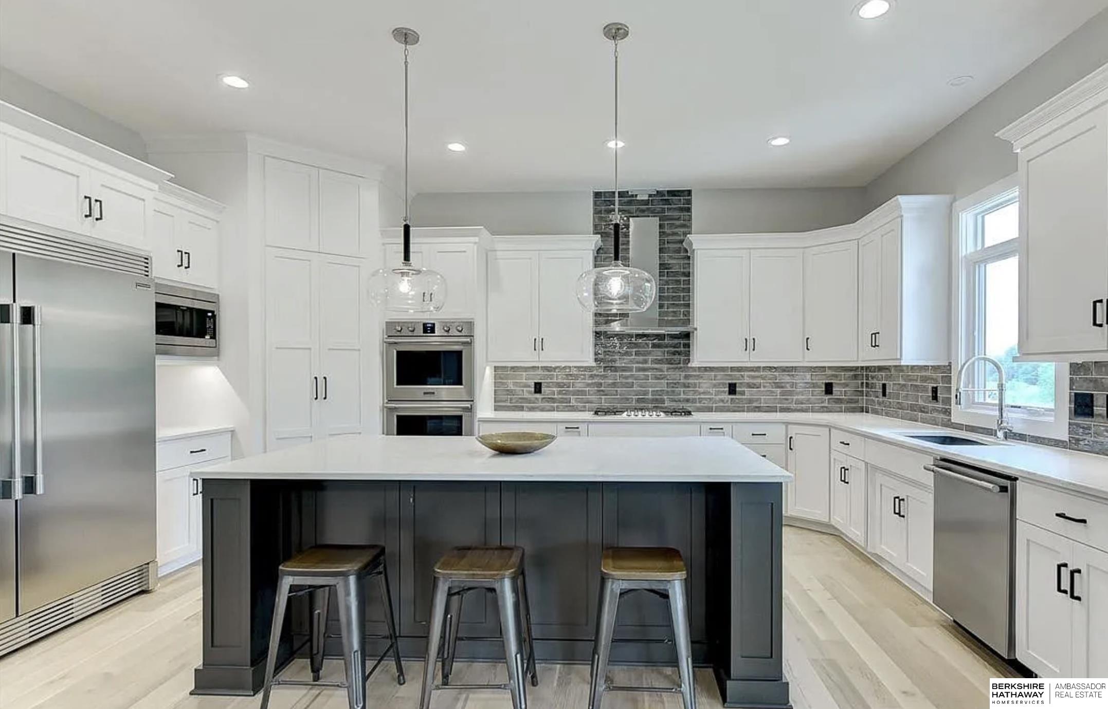 9911 Cimarron Street