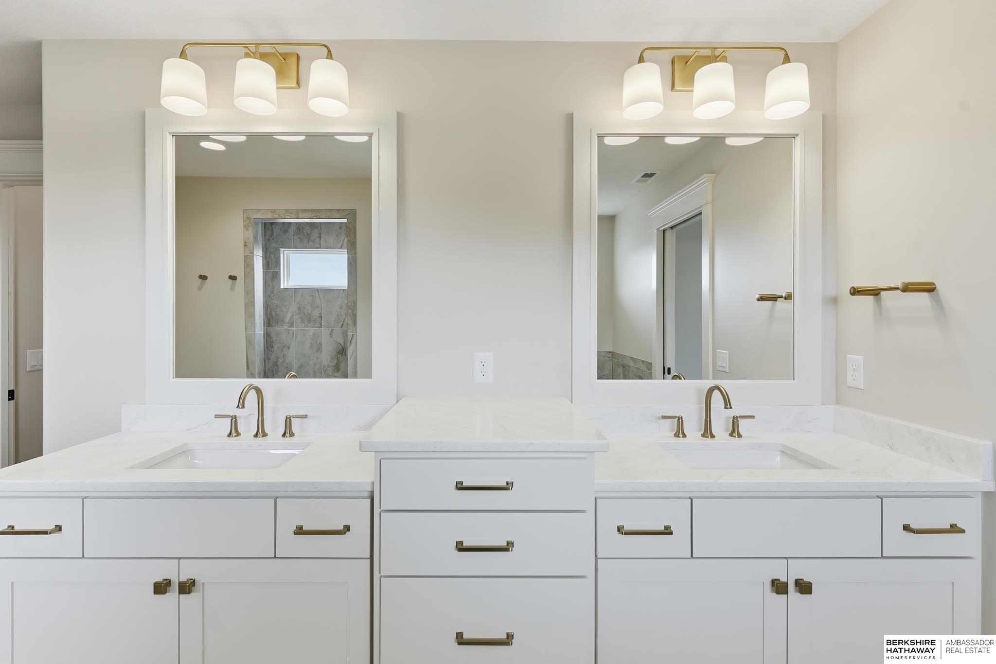 9911 Cimarron Street