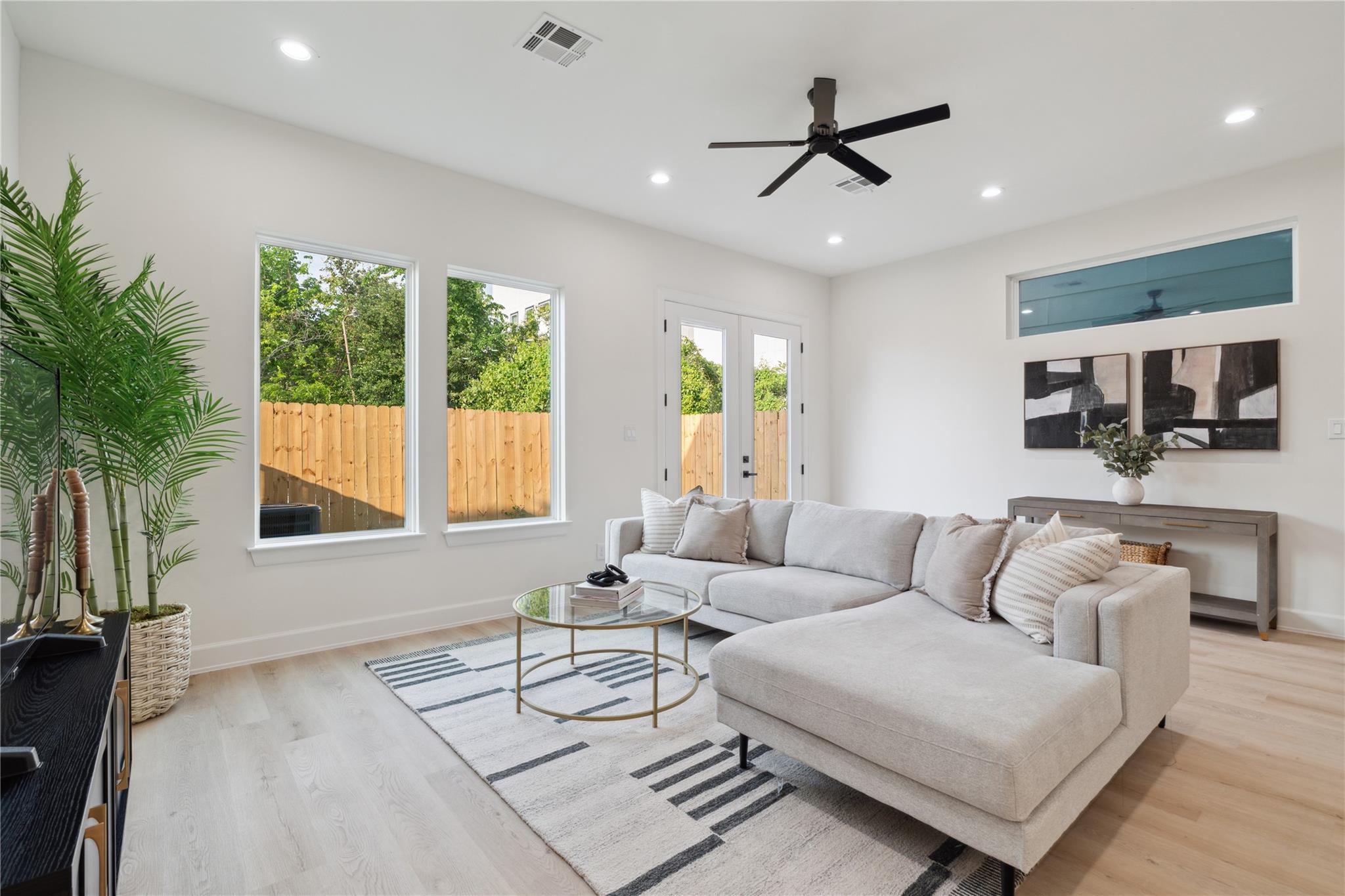 3733 & 3735 Lydia Street