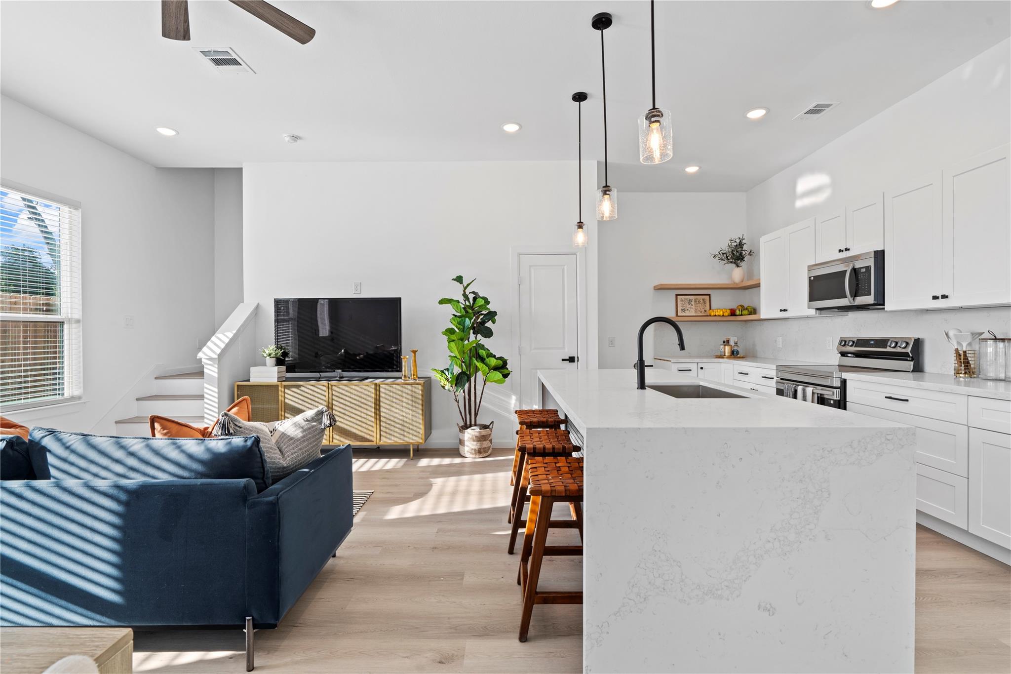 866 Rachel Street Unit: E