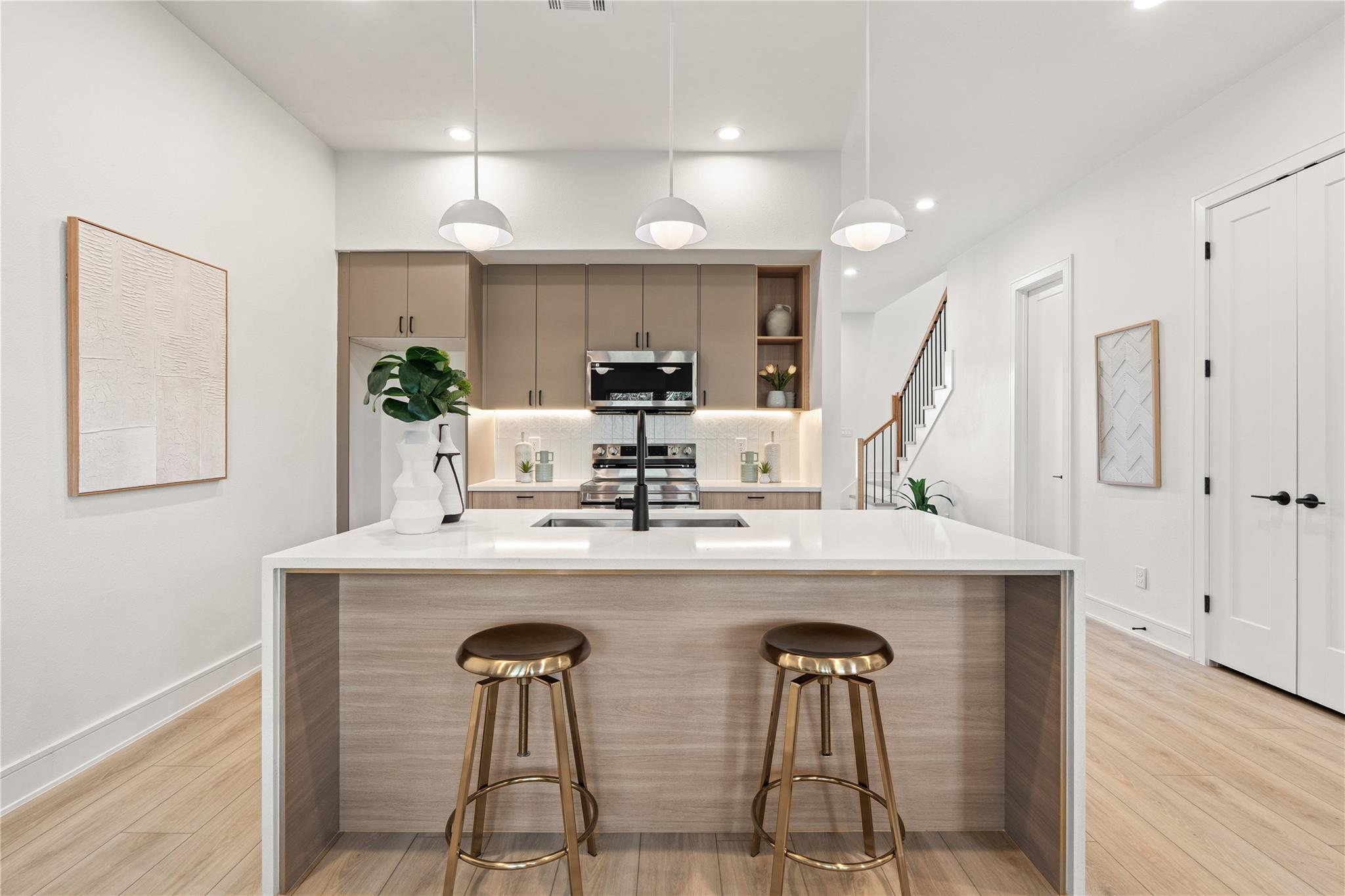 8019 Grandview Street