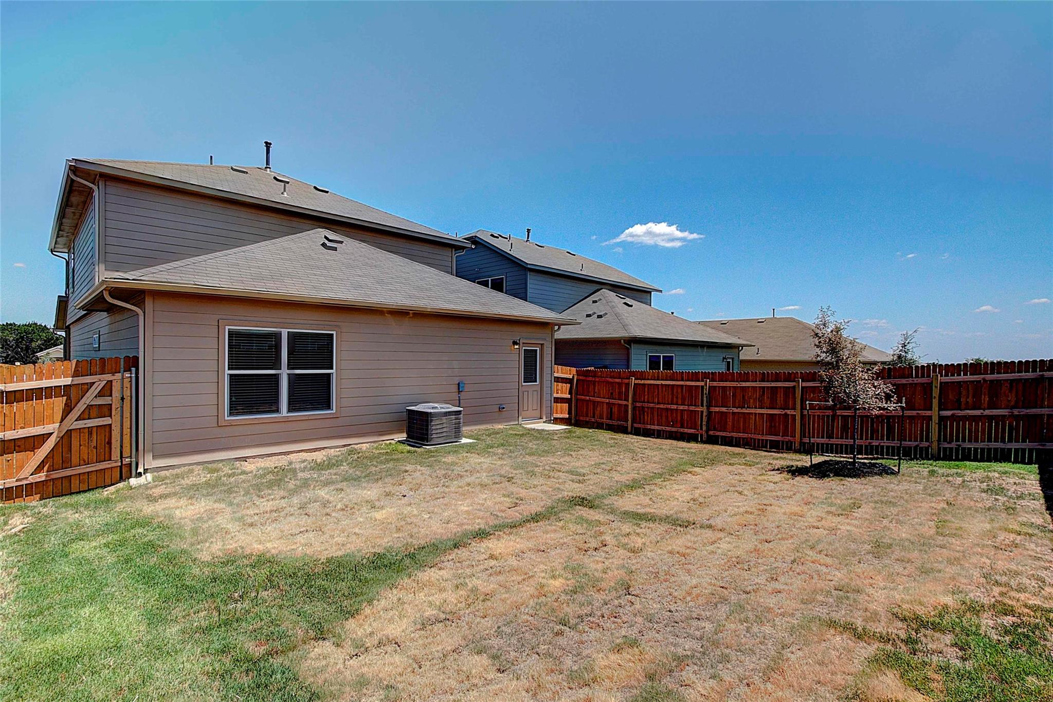10404 Hatton LN