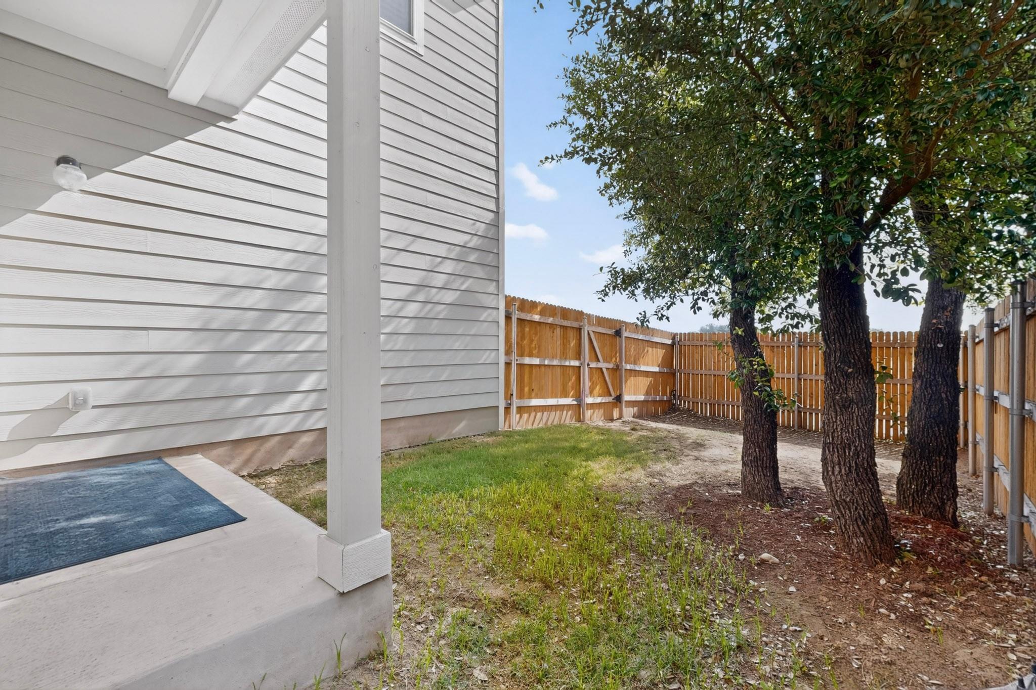 2524 Acoma LN