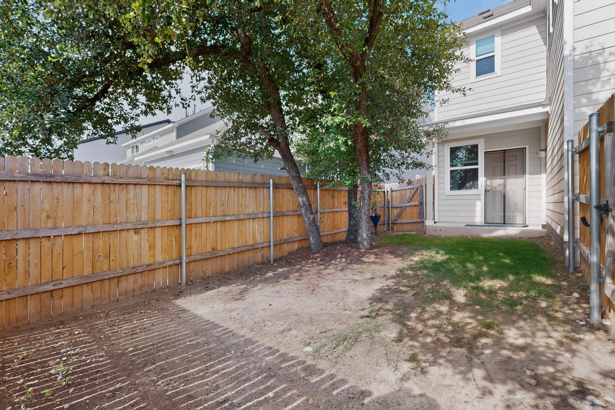 2524 Acoma LN