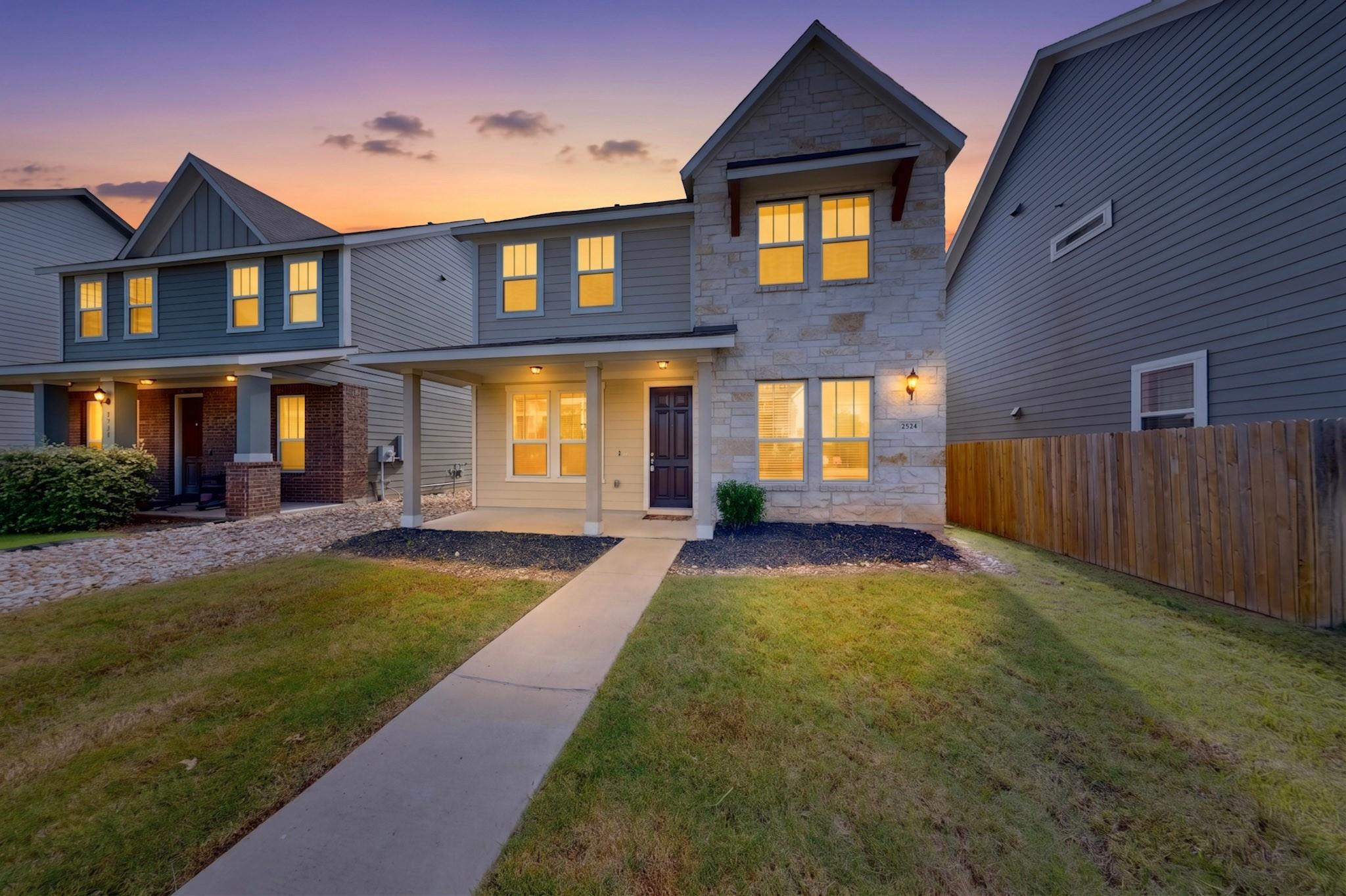 2524 Acoma LN