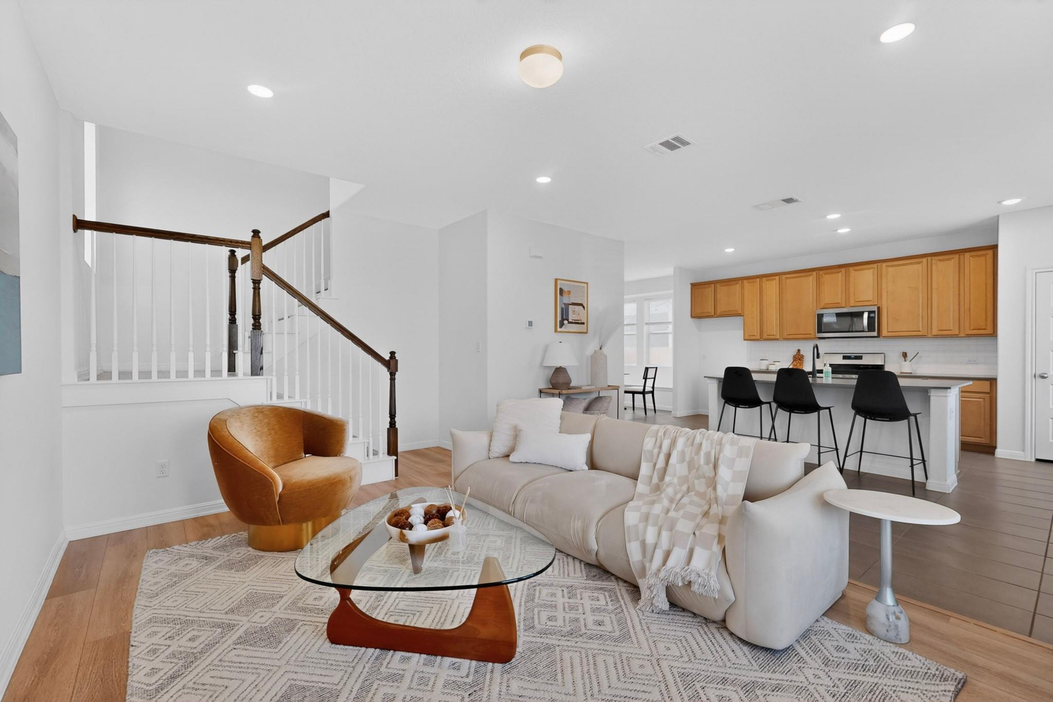 2524 Acoma LN