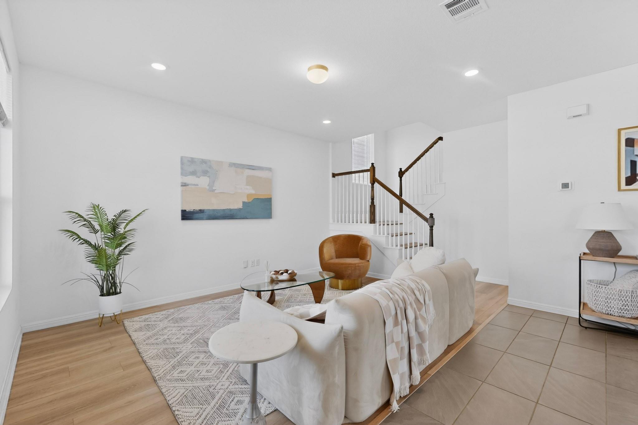 2524 Acoma LN