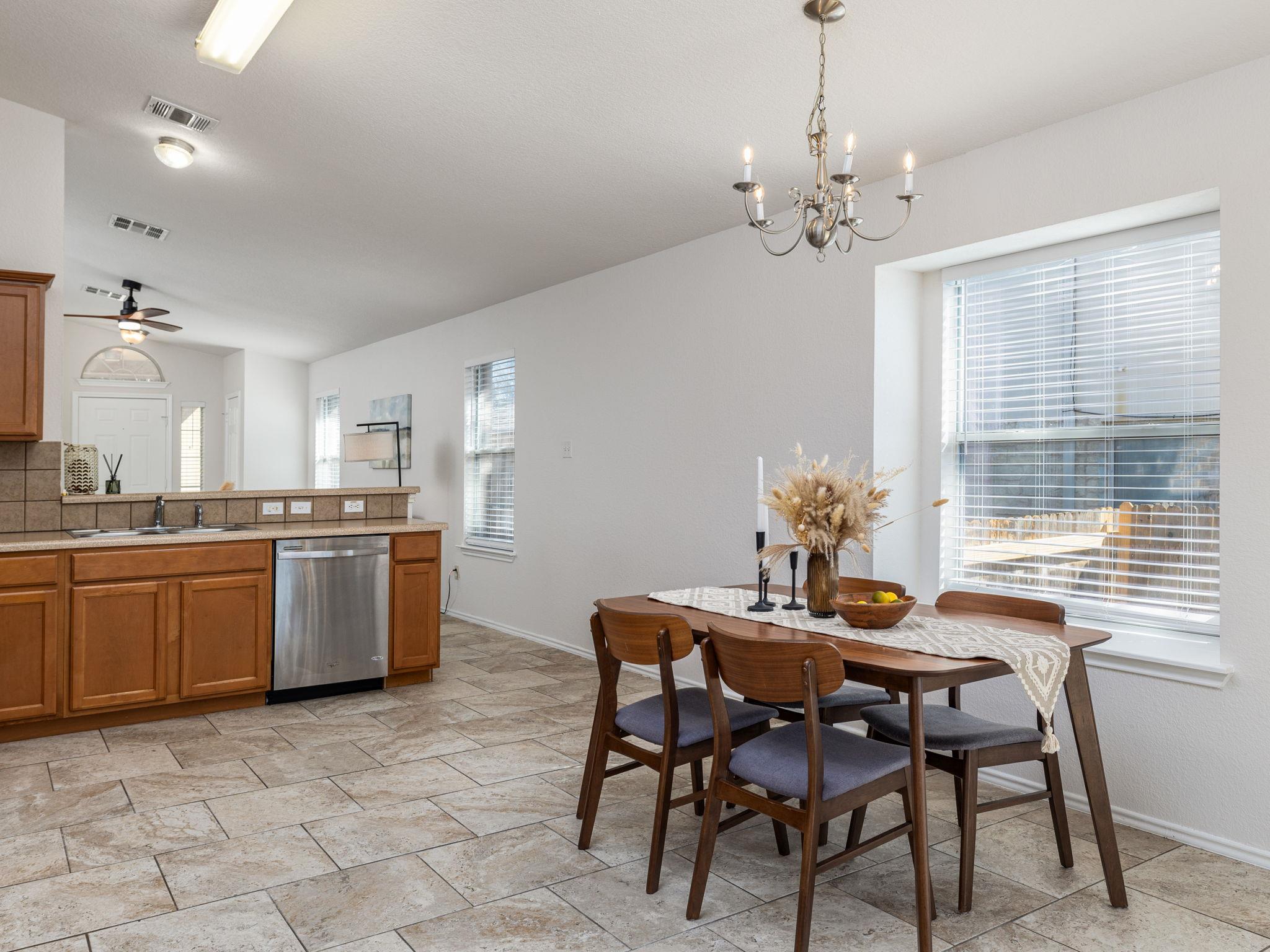 536 Sweet Leaf LN, Pflugerville