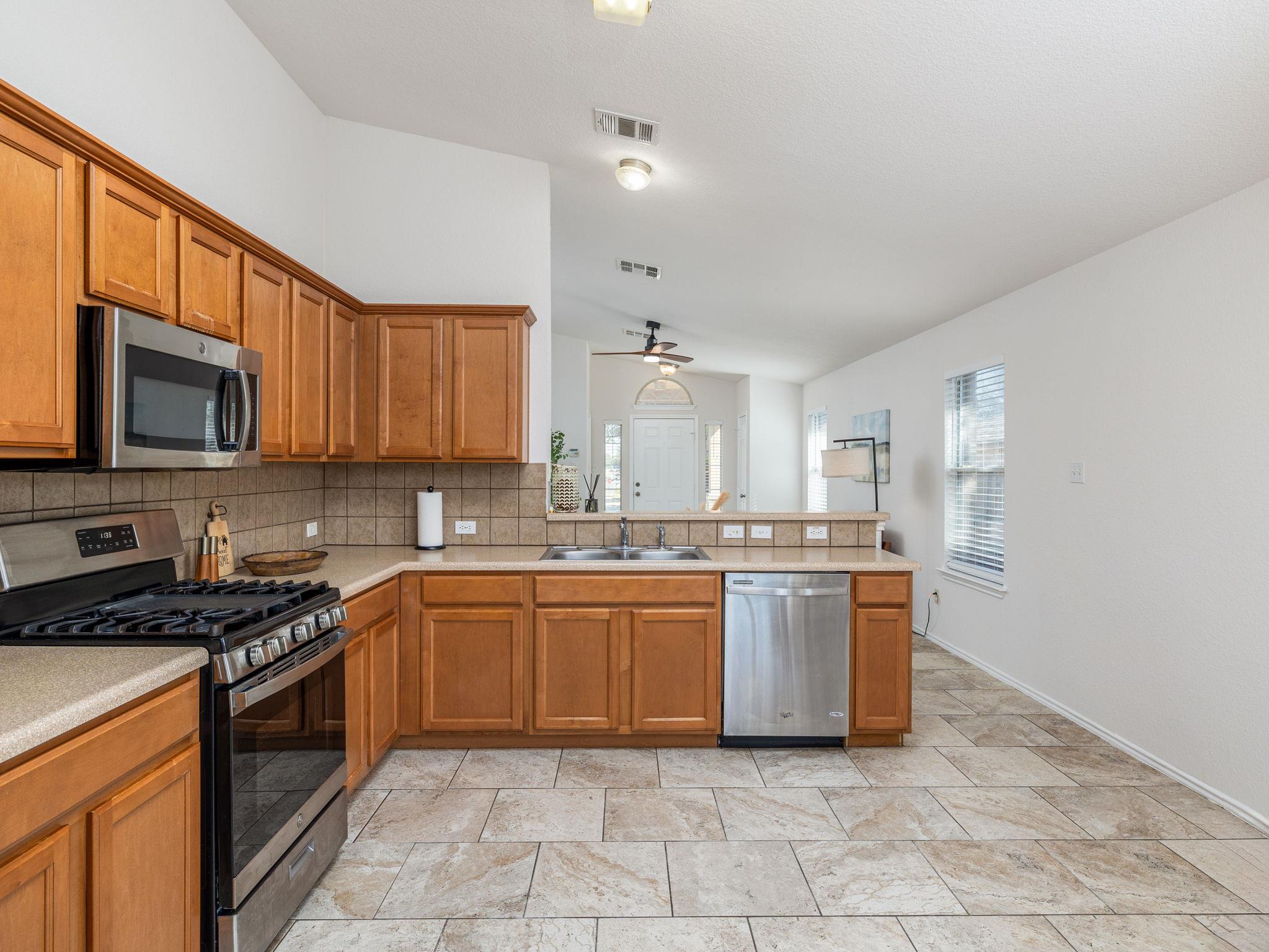 536 Sweet Leaf LN, Pflugerville