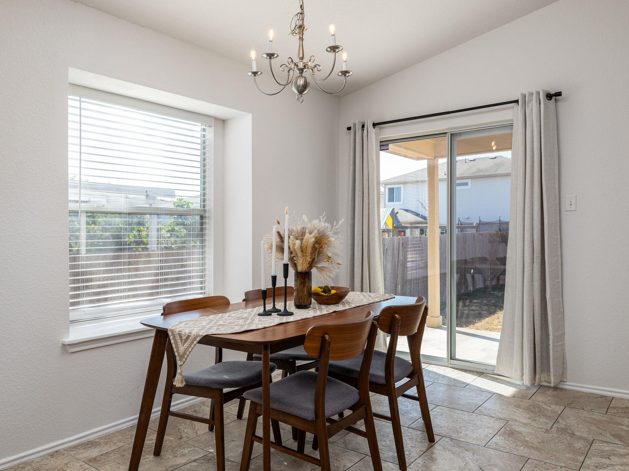 536 Sweet Leaf LN, Pflugerville