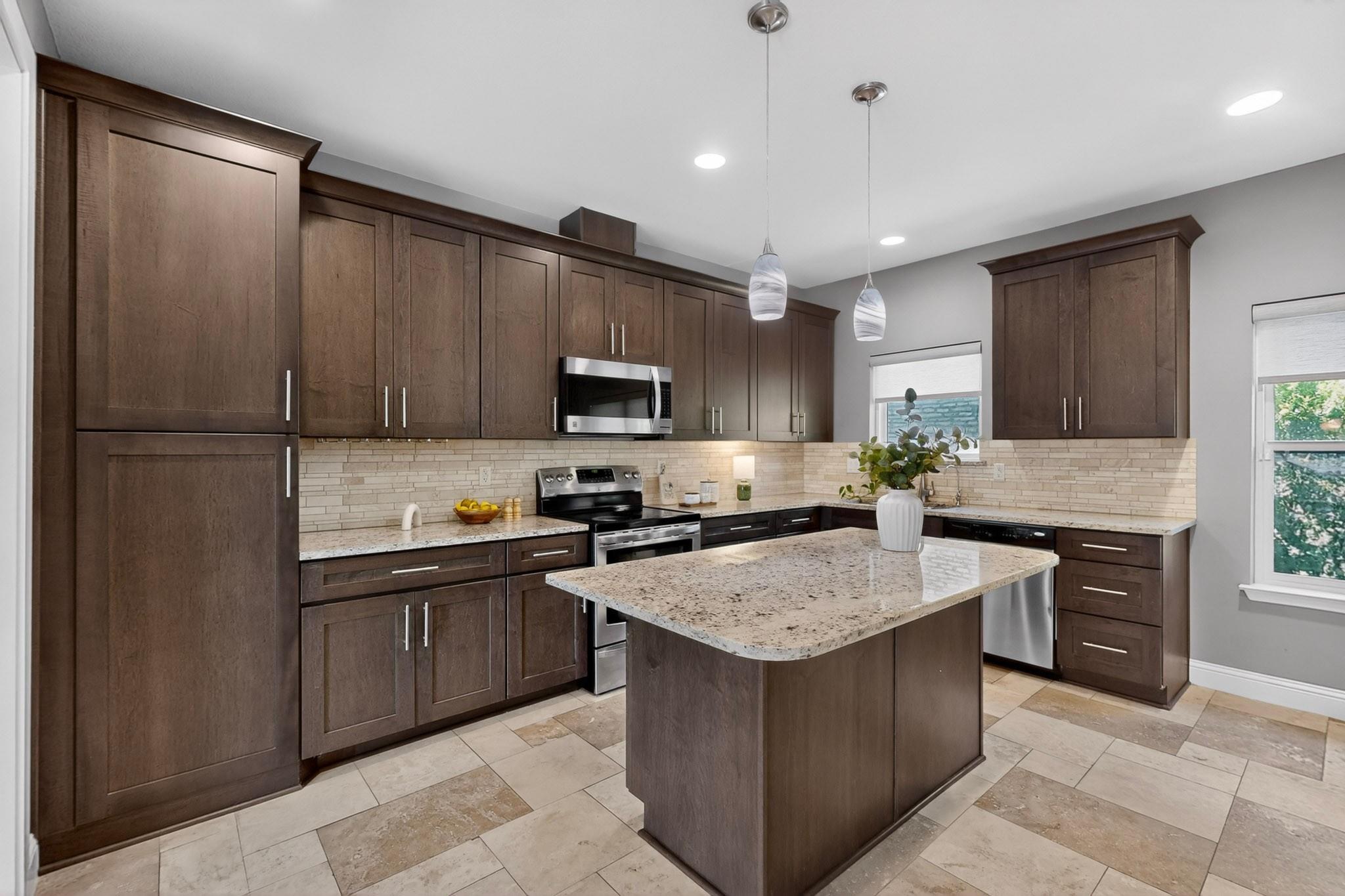 9202 Amberwood CV