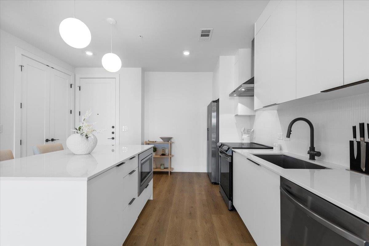 1701 Simond Ave # 636