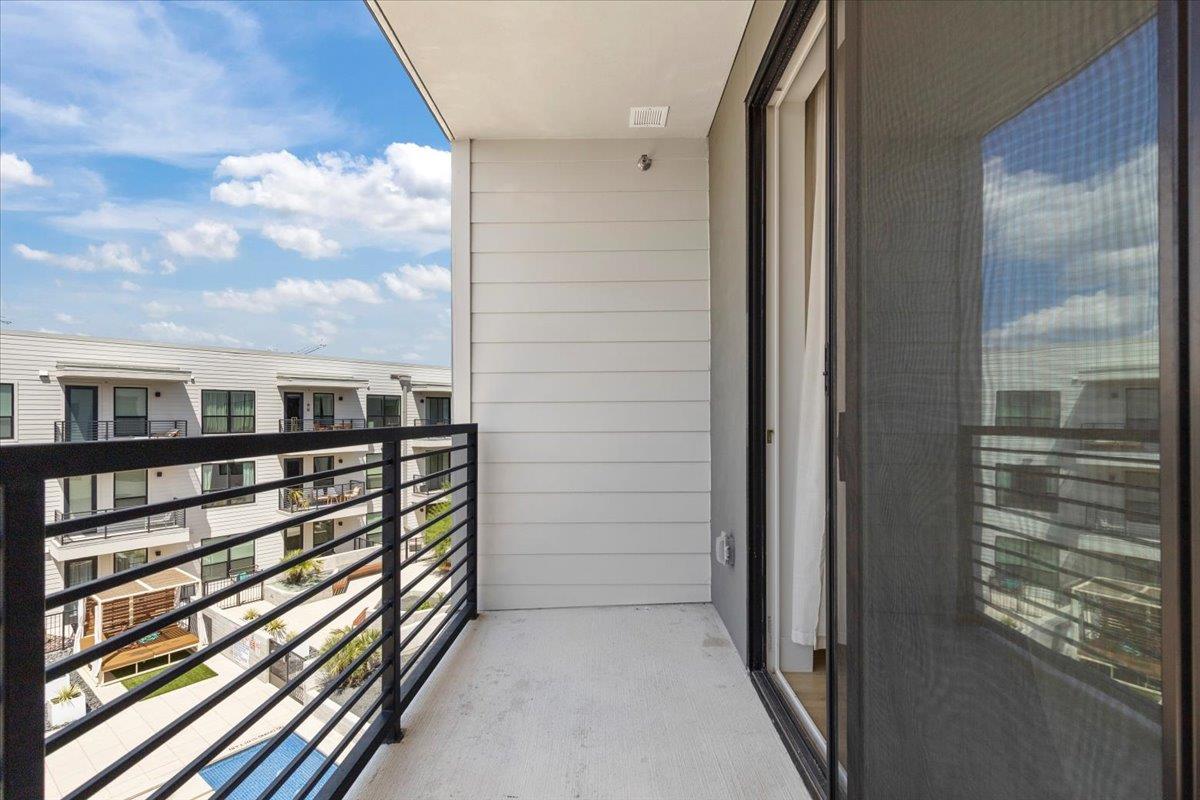1701 Simond Ave # 636