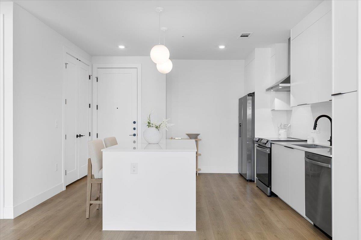1701 Simond Ave # 636
