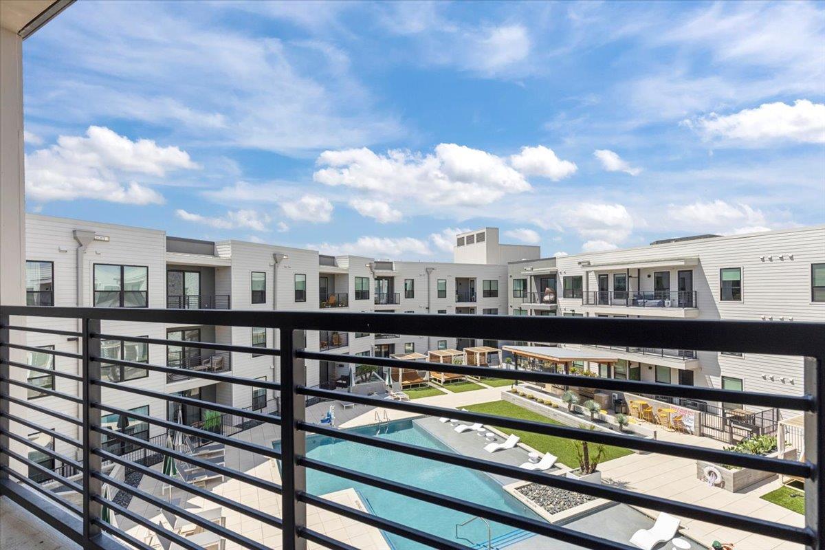 1701 Simond Ave # 636