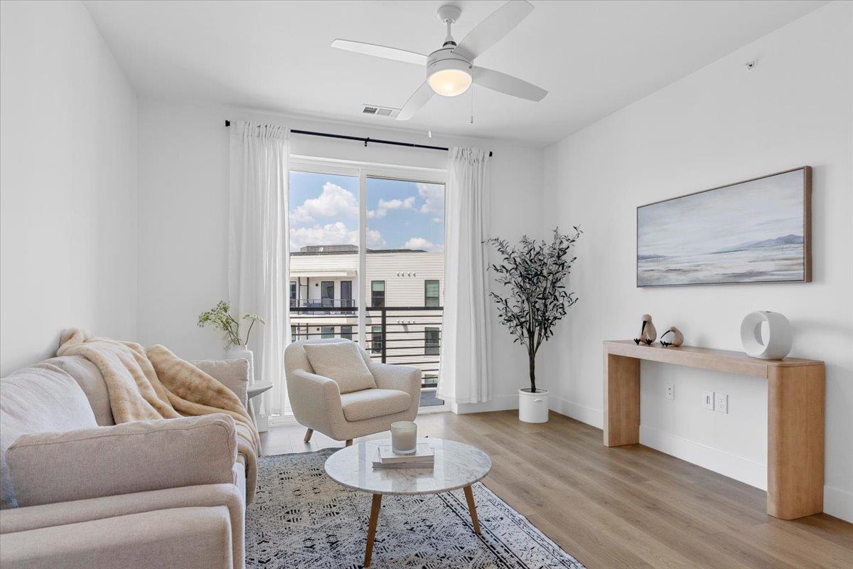 1701 Simond Ave # 636