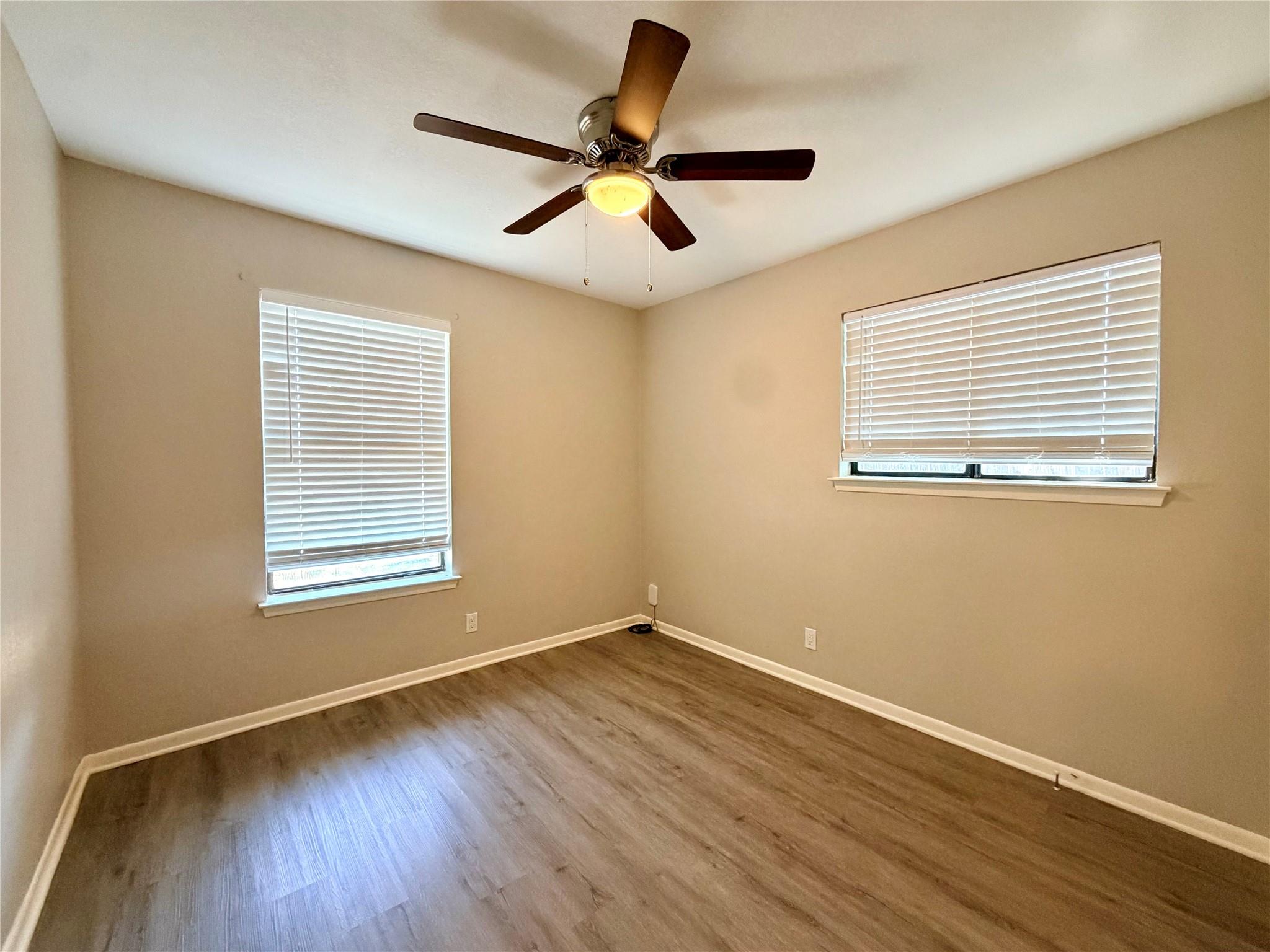 1403 Long Branch DR