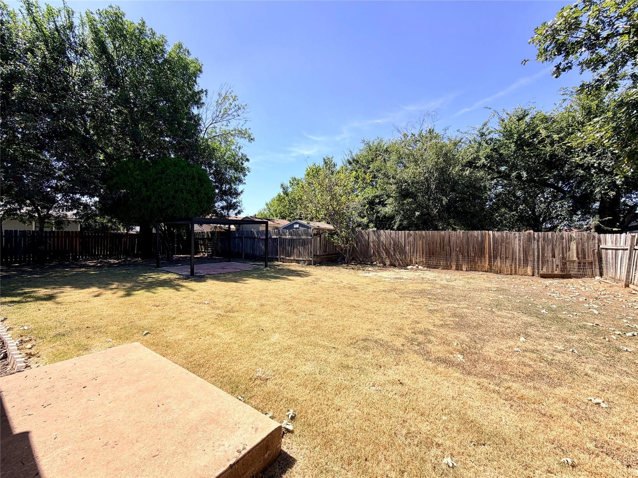 1403 Long Branch DR