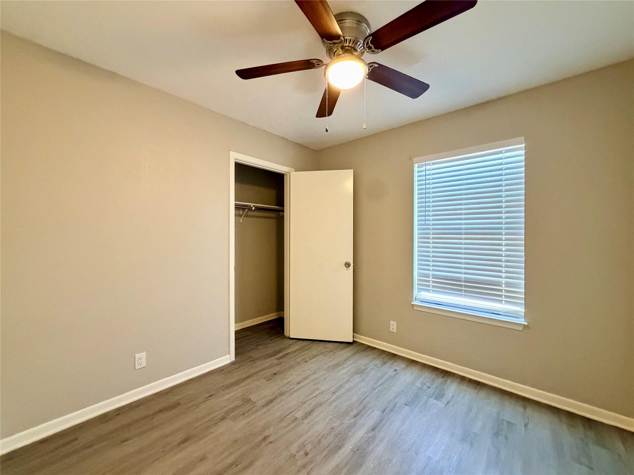1403 Long Branch DR