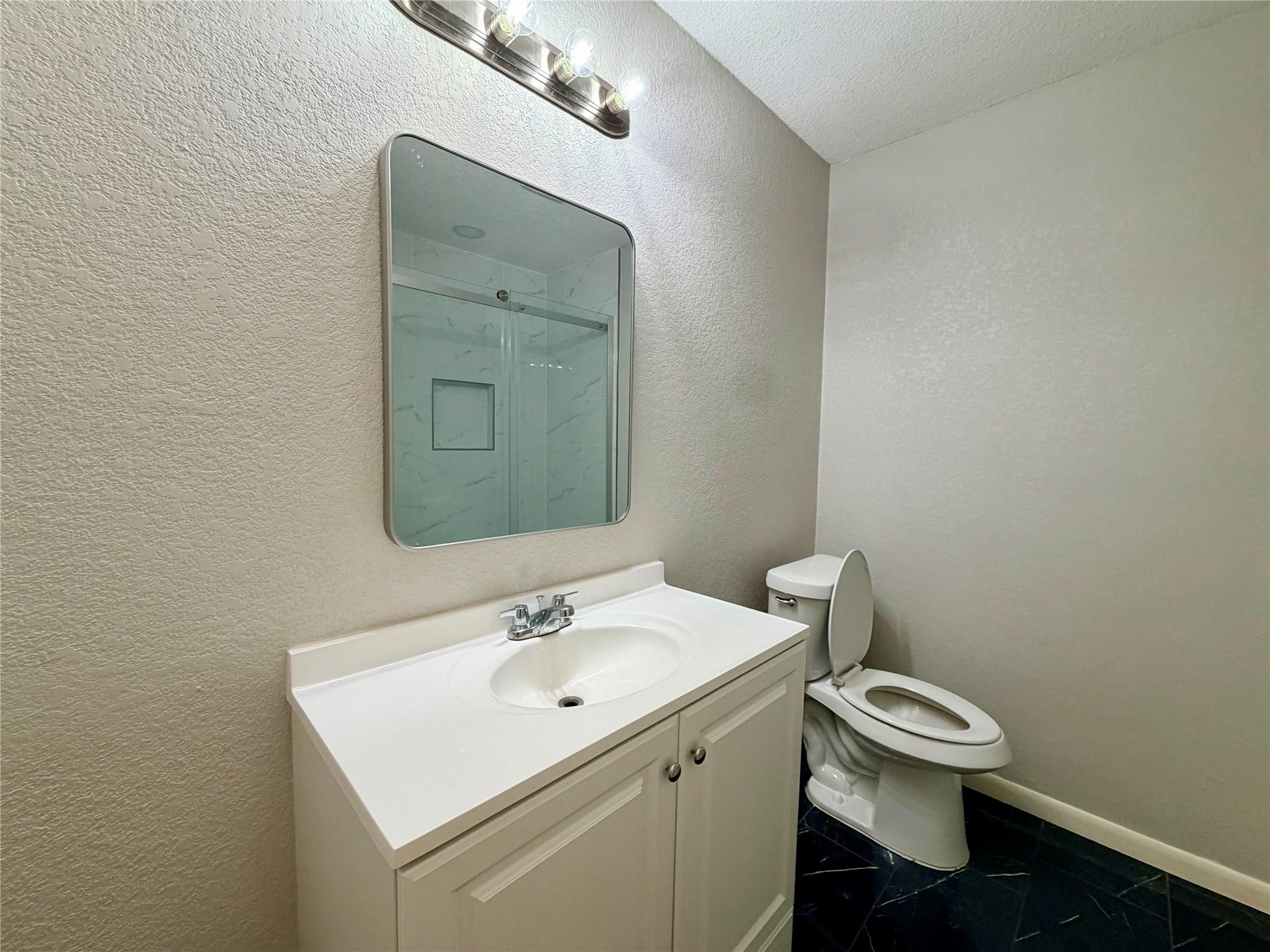 1403 Long Branch DR
