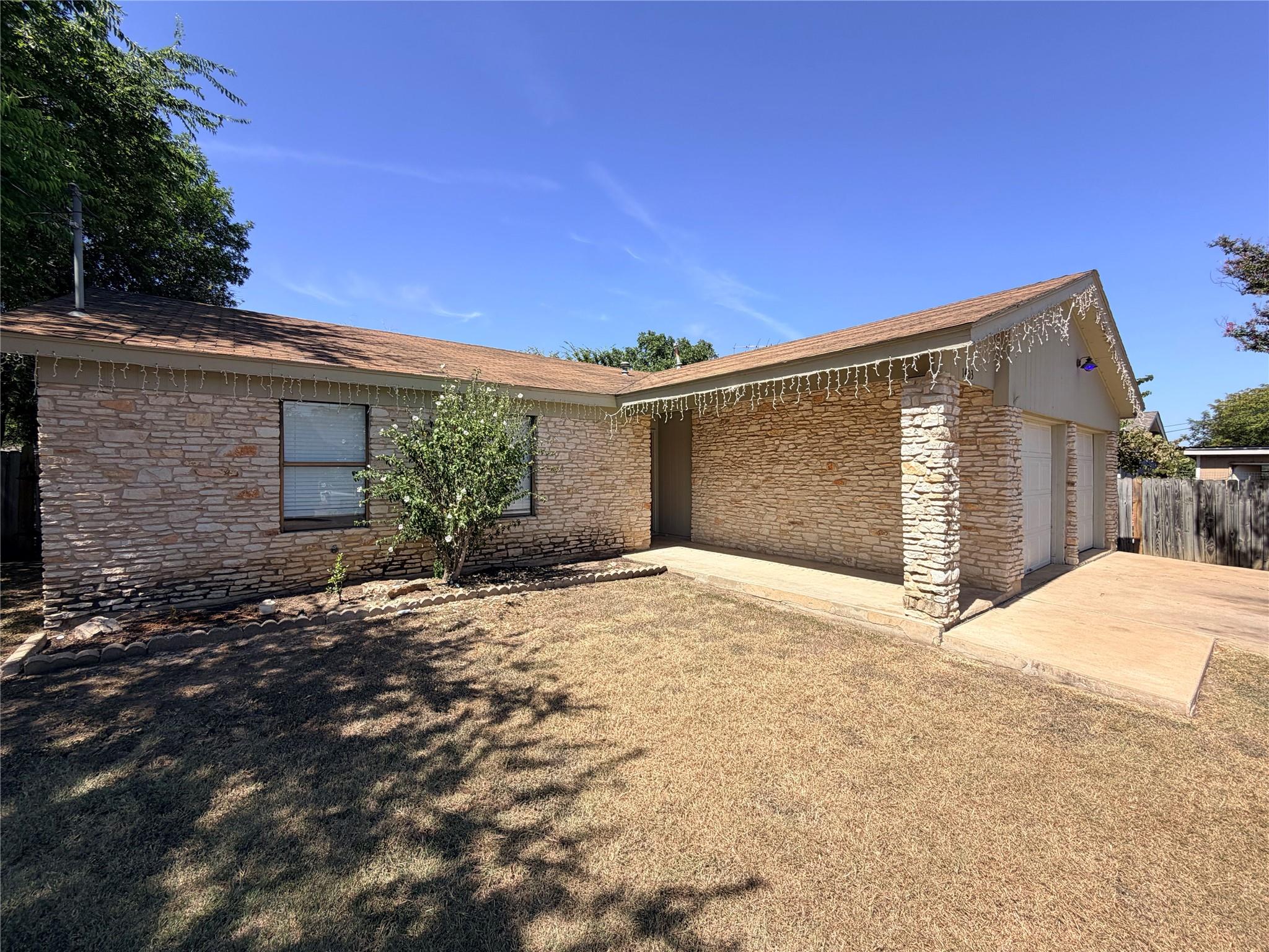1403 Long Branch DR