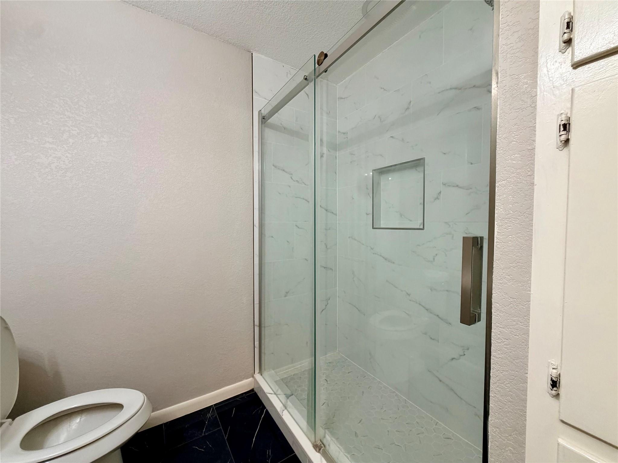 1403 Long Branch DR