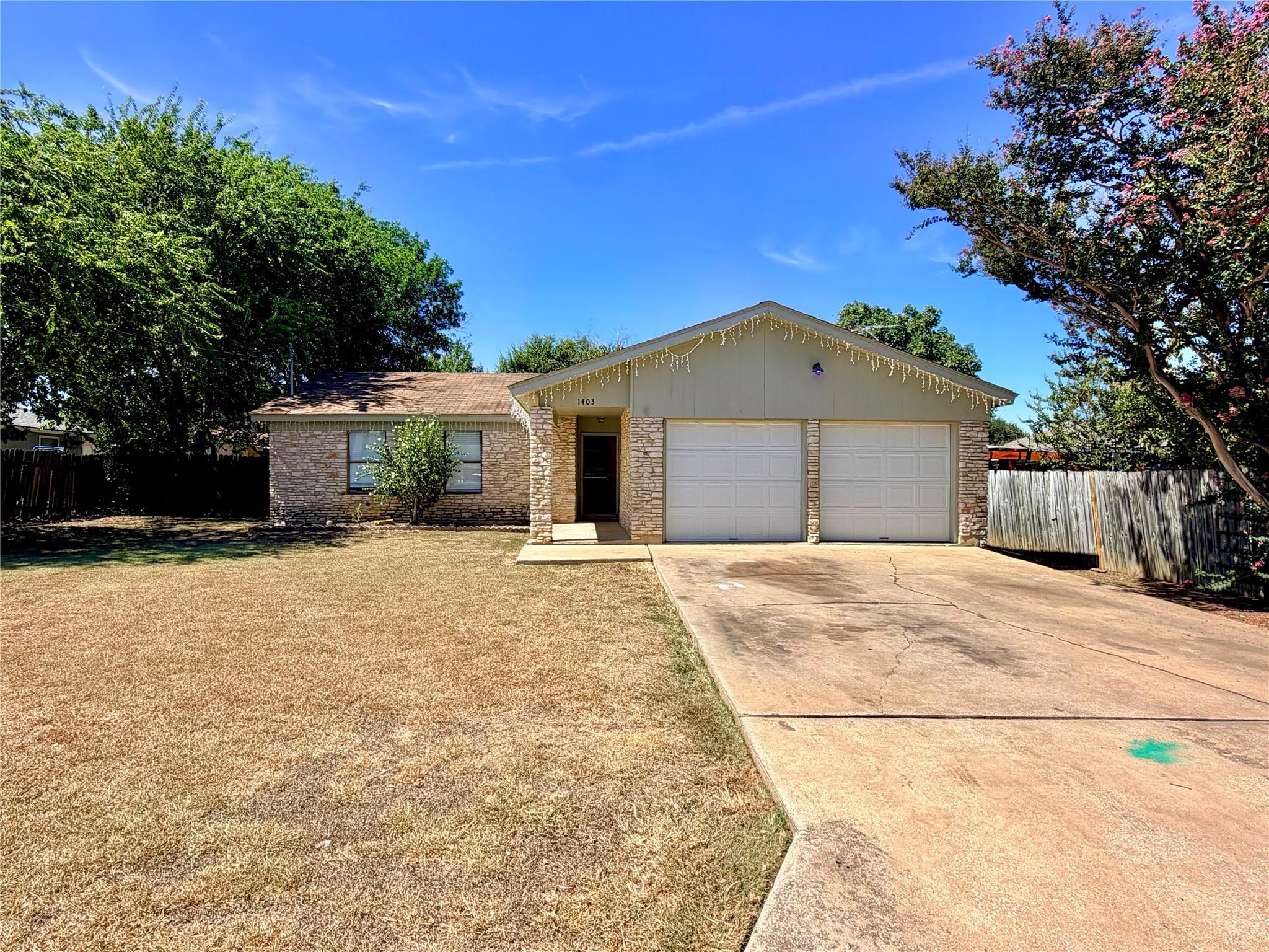 1403 Long Branch DR