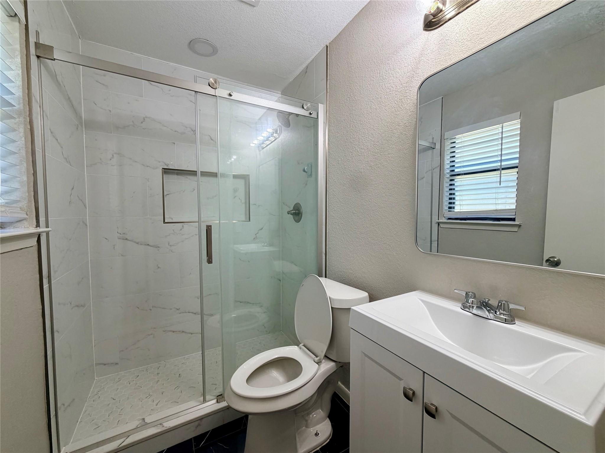 1403 Long Branch DR