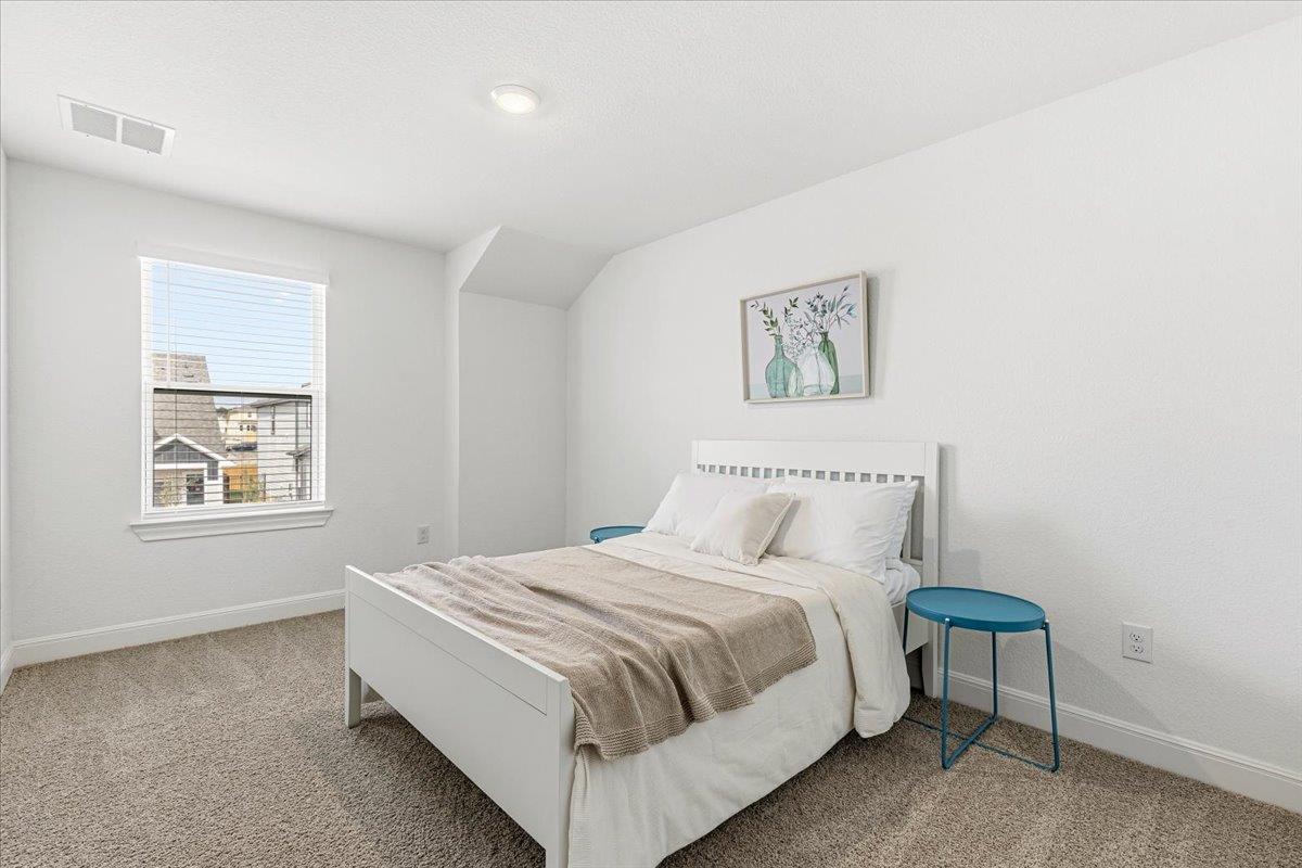 13619 Long Island DR