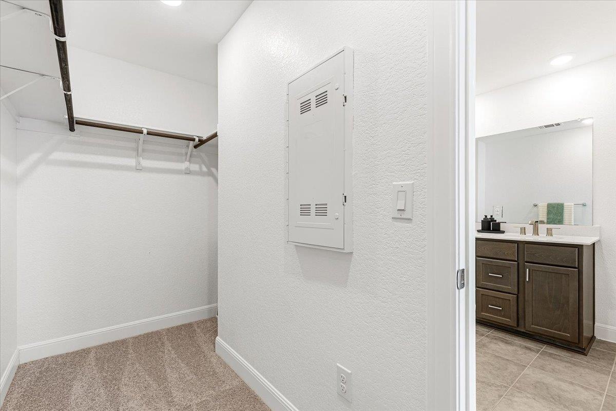 13619 Long Island DR