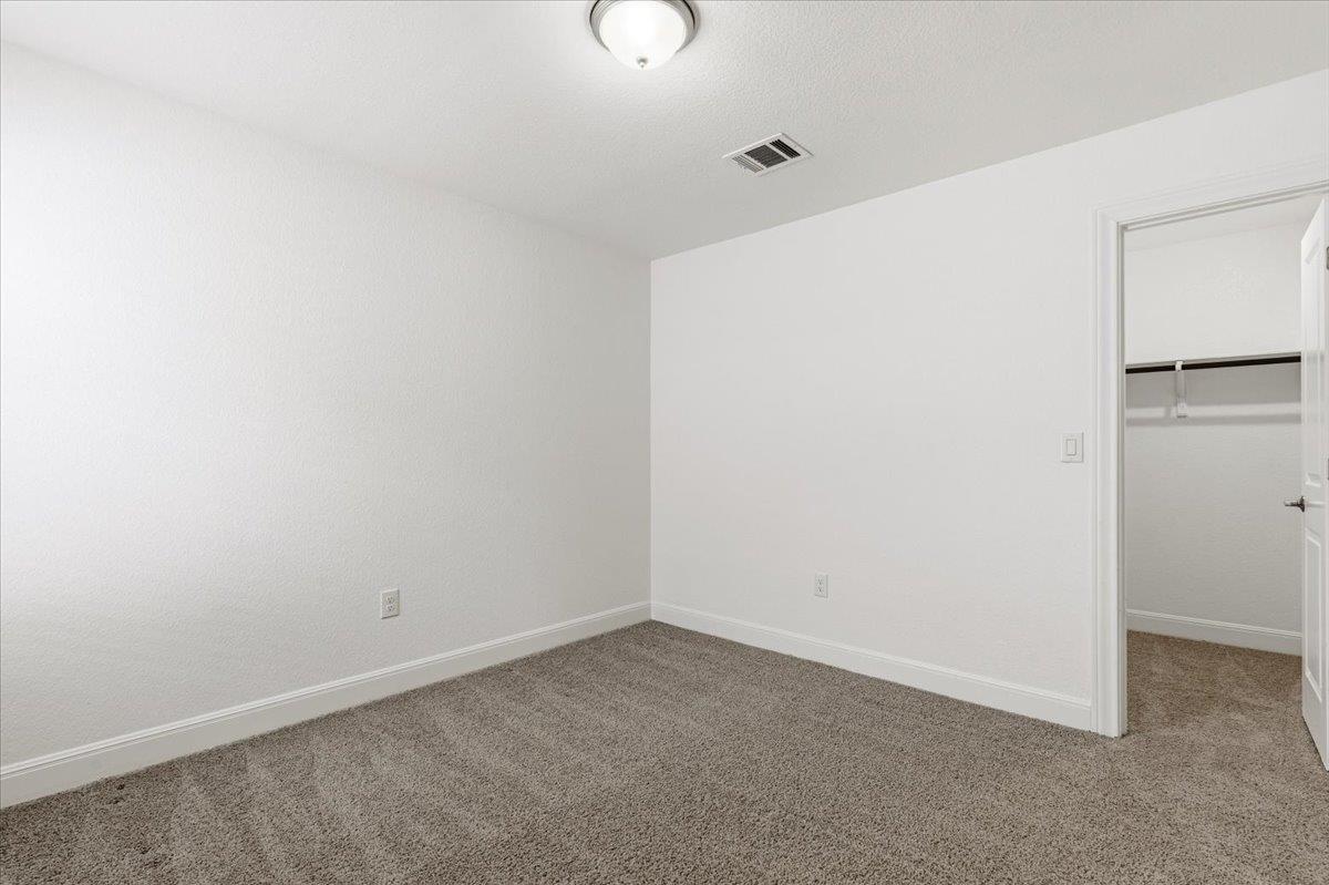 13619 Long Island DR