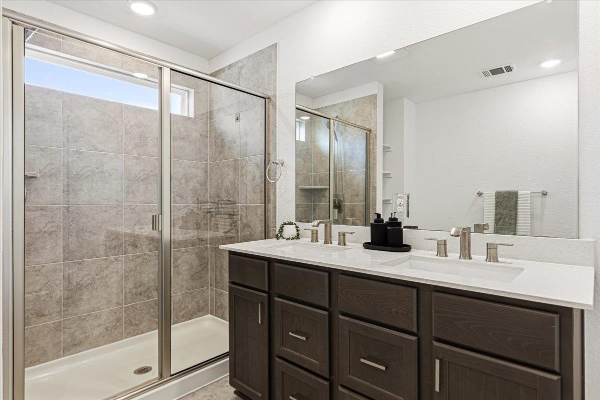 13619 Long Island DR