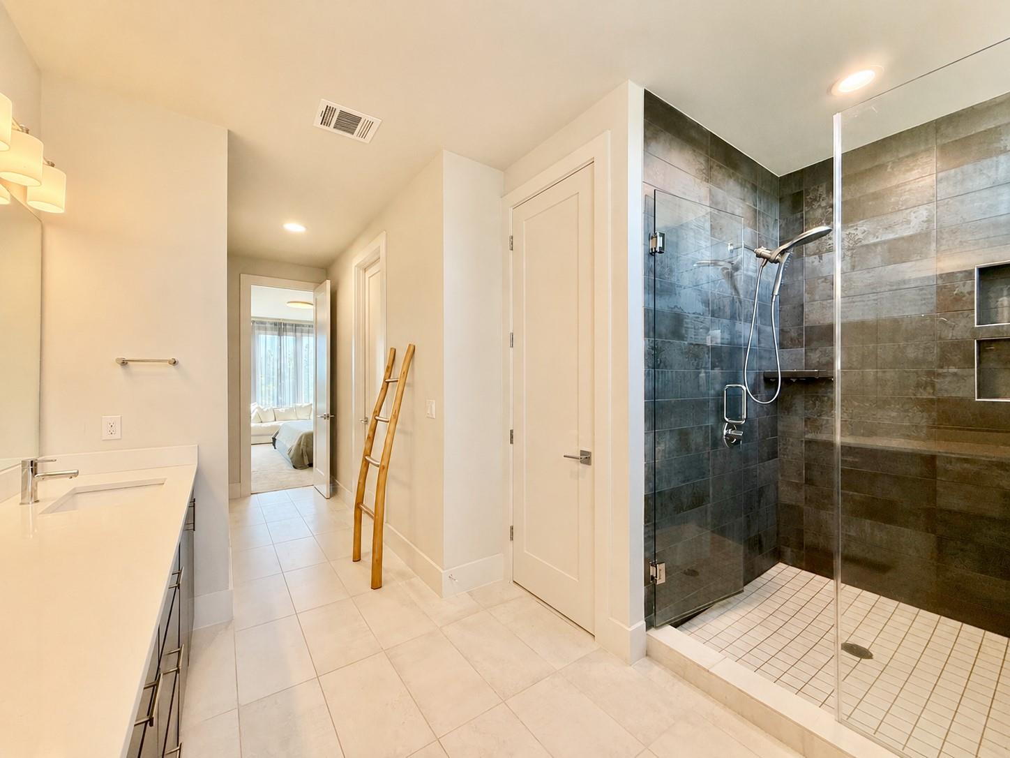 7915 Floracita LN