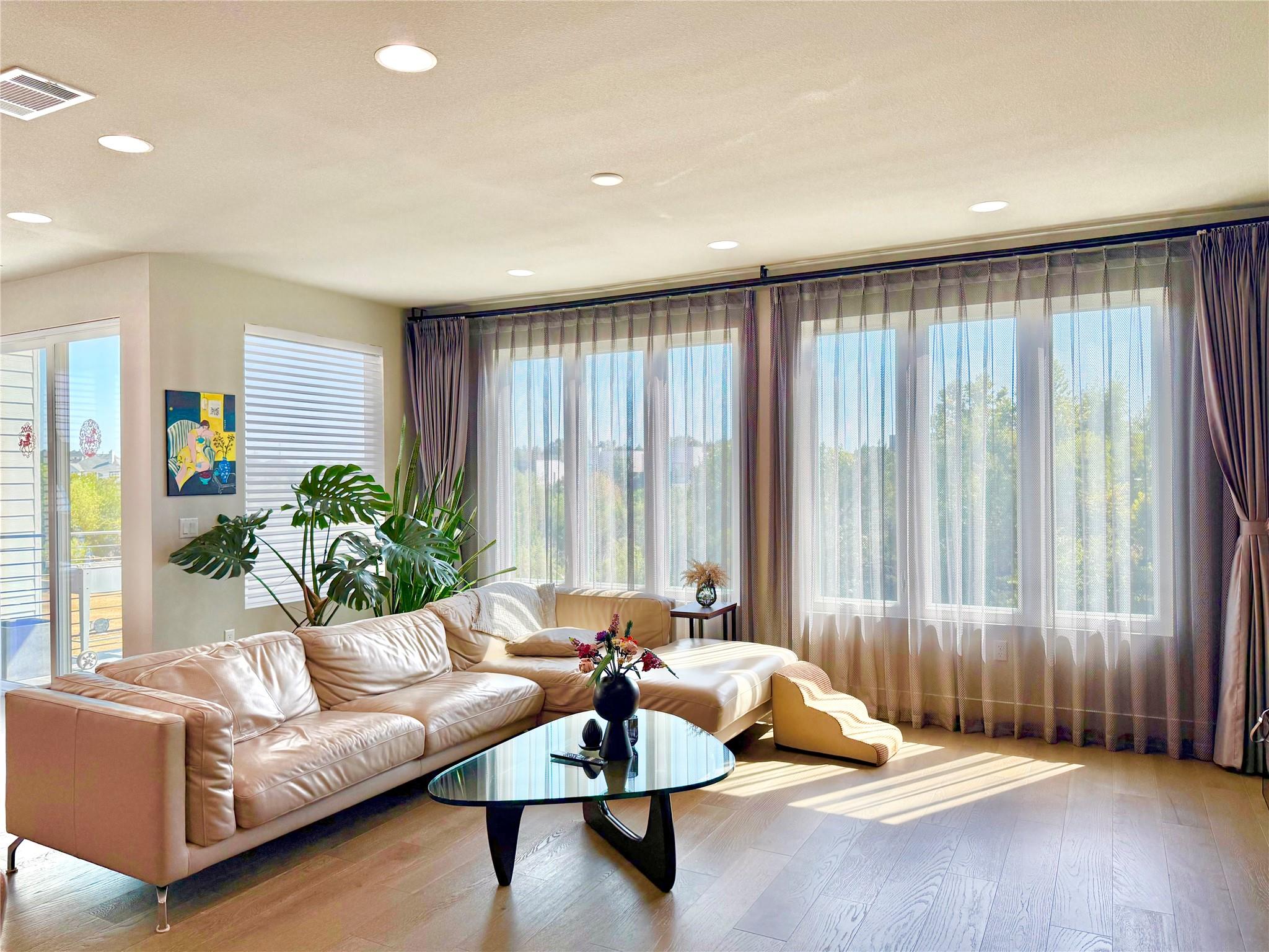 7915 Floracita LN