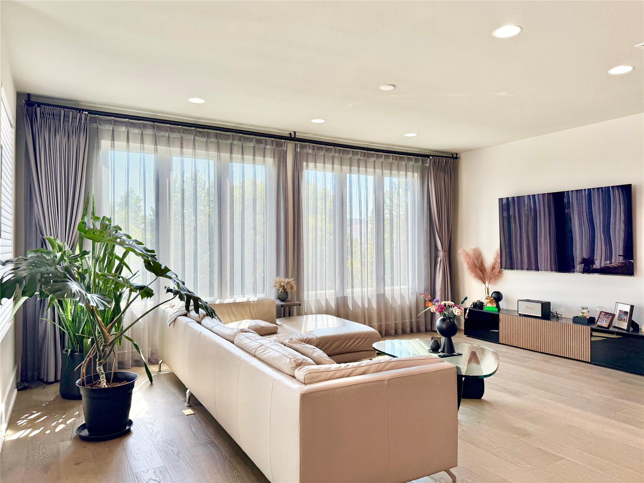 7915 Floracita LN