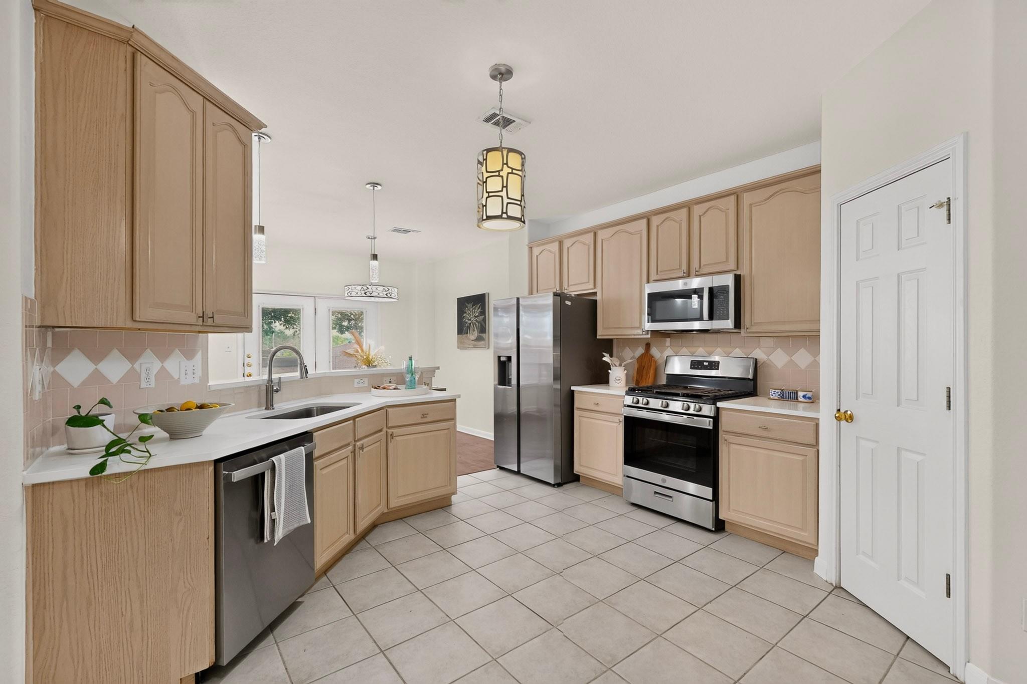 2100 Pipers Field DR # 24