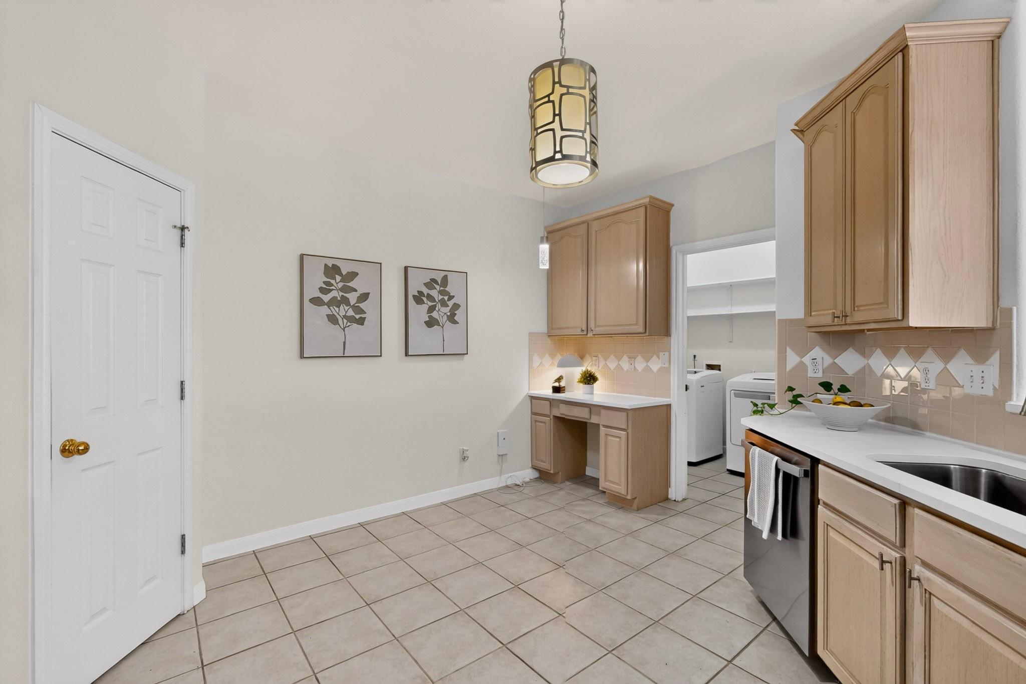 2100 Pipers Field DR # 24