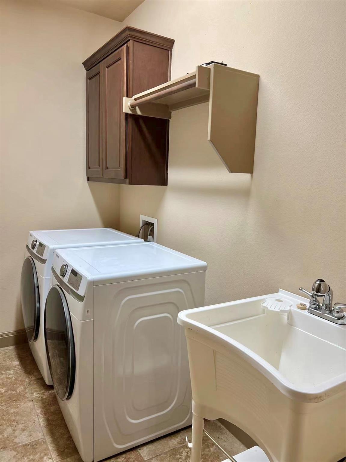3021 Portulaca DR