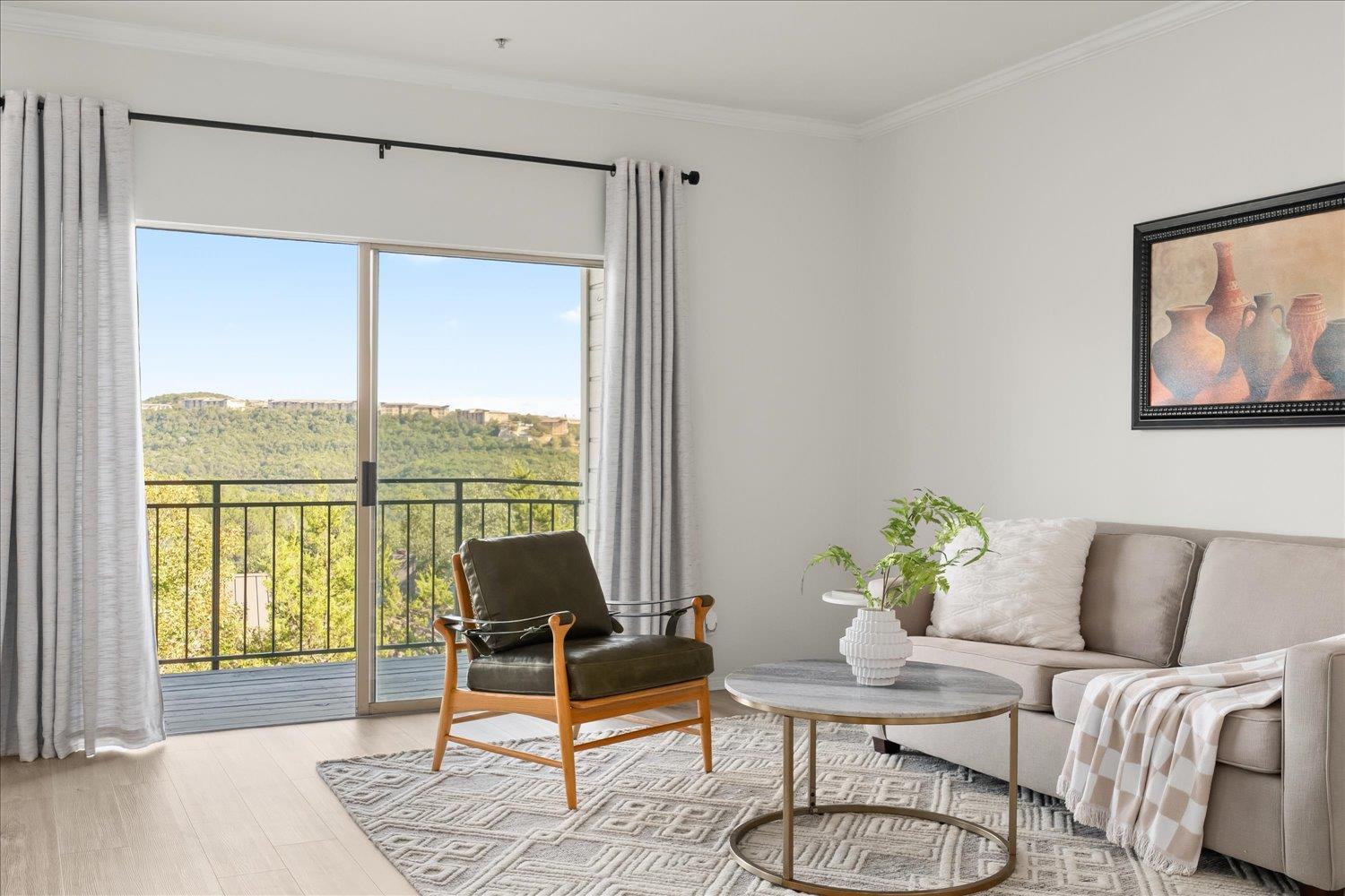 6000 Shepherd Mountain CV # 1904