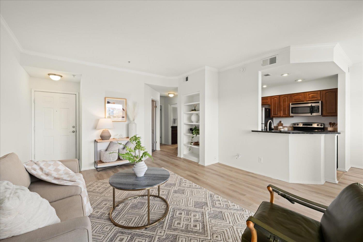 6000 Shepherd Mountain CV # 1904