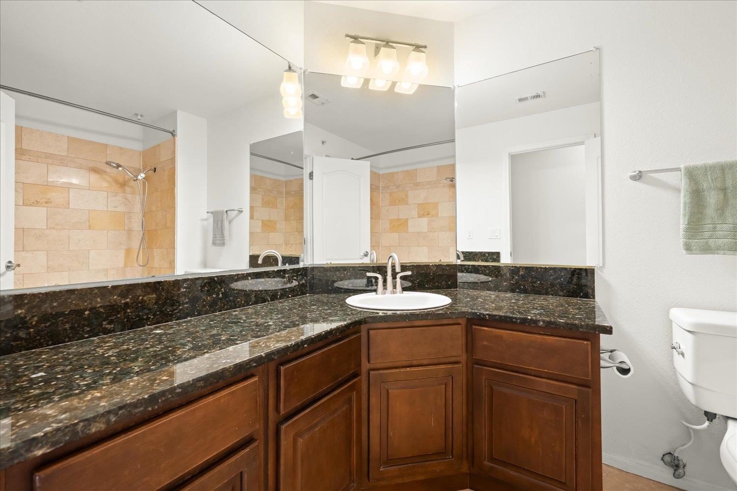 6000 Shepherd Mountain CV # 1904