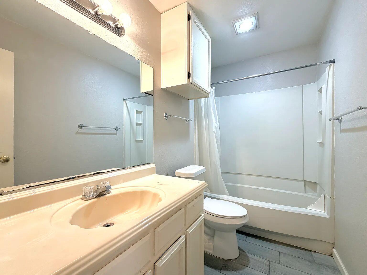 209 E Noton ST # 109